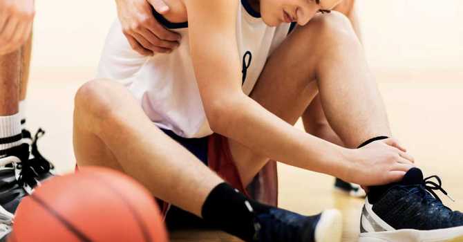 Keep Sports Injuries on the Bench with Chiropractic Care